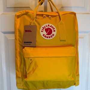 FJALLRAYVEN KANKEN ICONIC BACKPACK IN WARM YELLOW